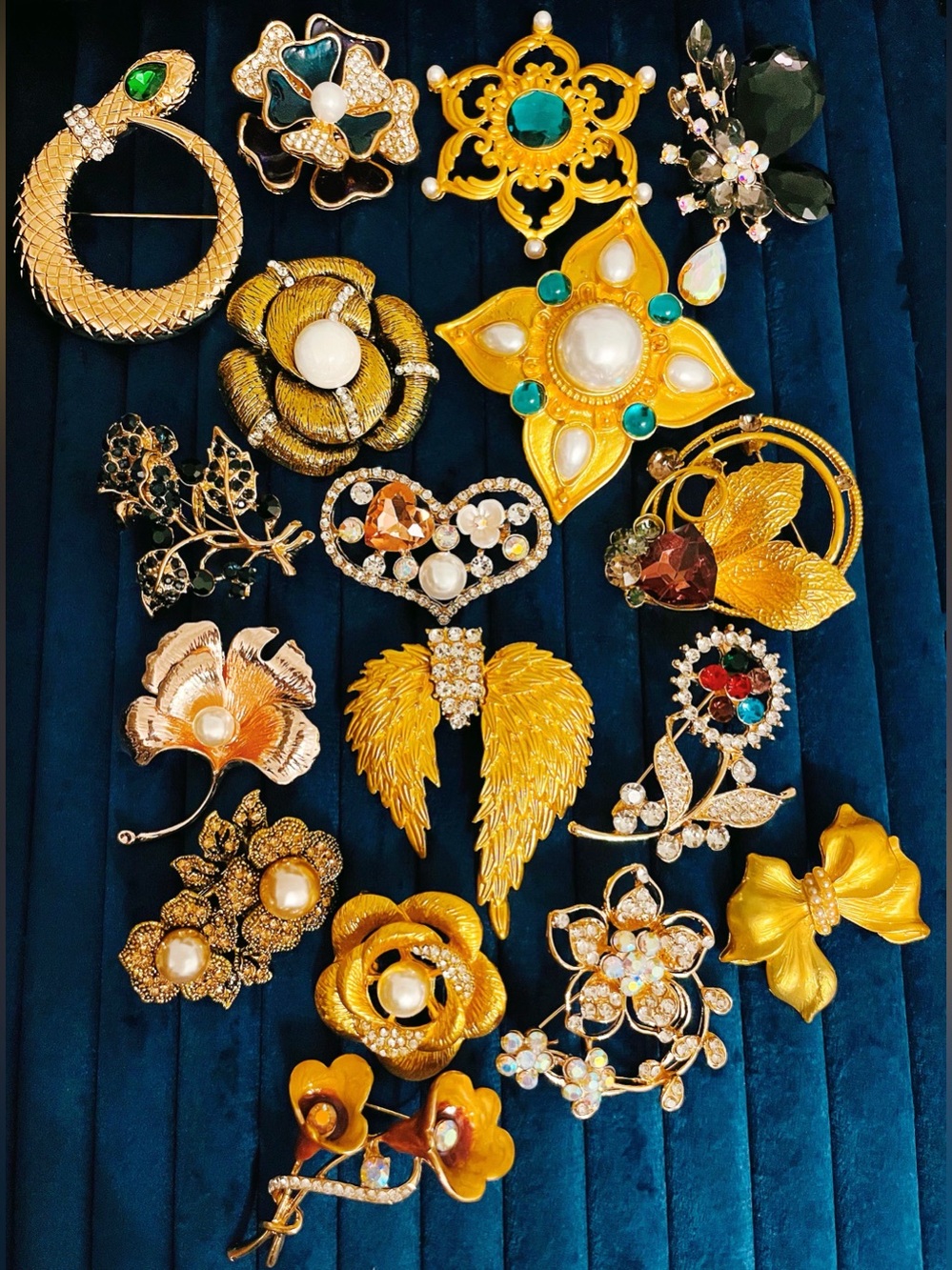 Bulk Lot 17 Costume Jewelry Brooches Pins Gold Tone Flower Snake Mixed
